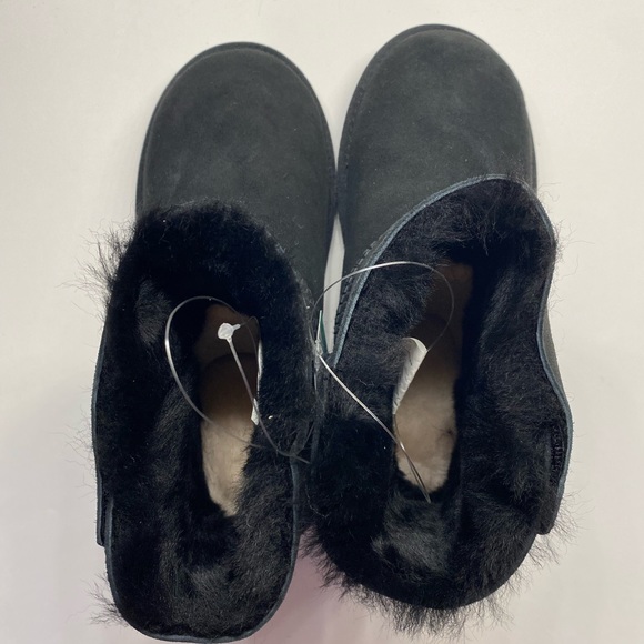 Girl’s Kirkland Signature Shearling Boots Black - Picture 5 of 5